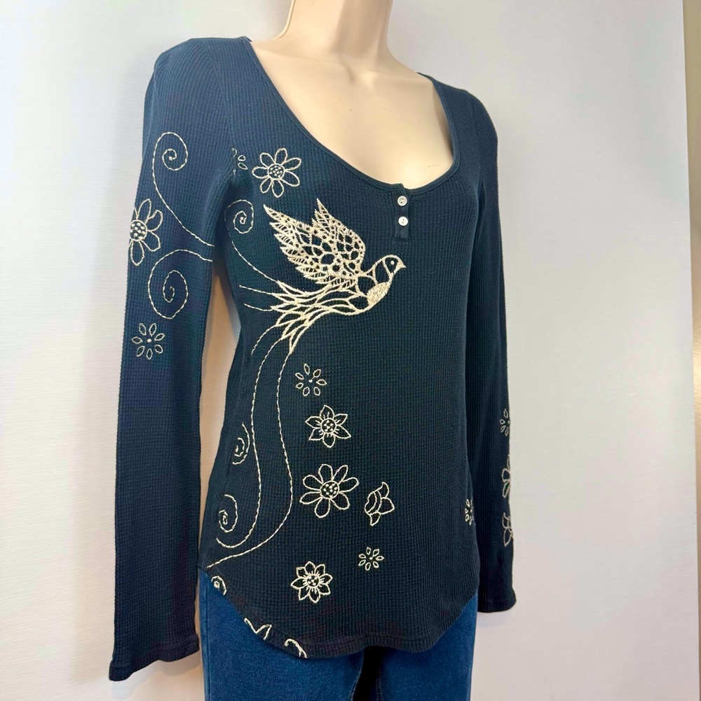 Lucky Brand Black Top with Cream Bird Design - Picture 3 of 16